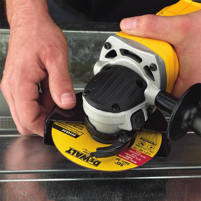 Juego de 5 herramientas inalámbricas DEWALT 20V MAX con (2) baterías de 20V 2.0Ah y cargador - DCK521D2