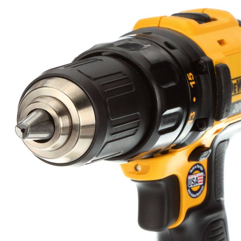 Juego de combos inalámbricos DEWALT 20V MAX de 4 herramientas con (2) baterías de 20V 2.0Ah y cargador - DCK420D2