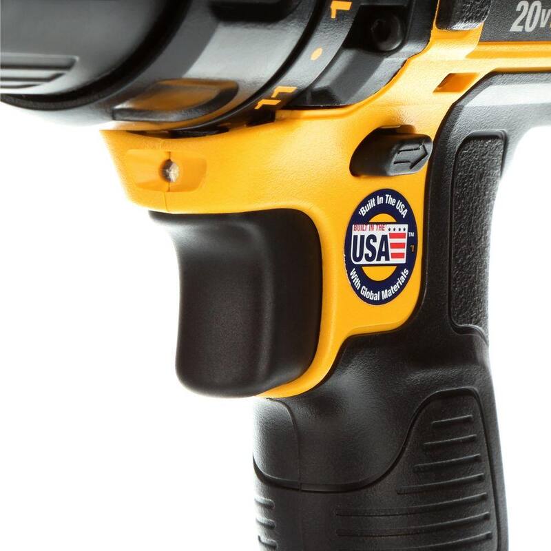 Juego de combos inalámbricos DEWALT 20V MAX de 4 herramientas con (2) baterías de 20V 2.0Ah y cargador - DCK420D2