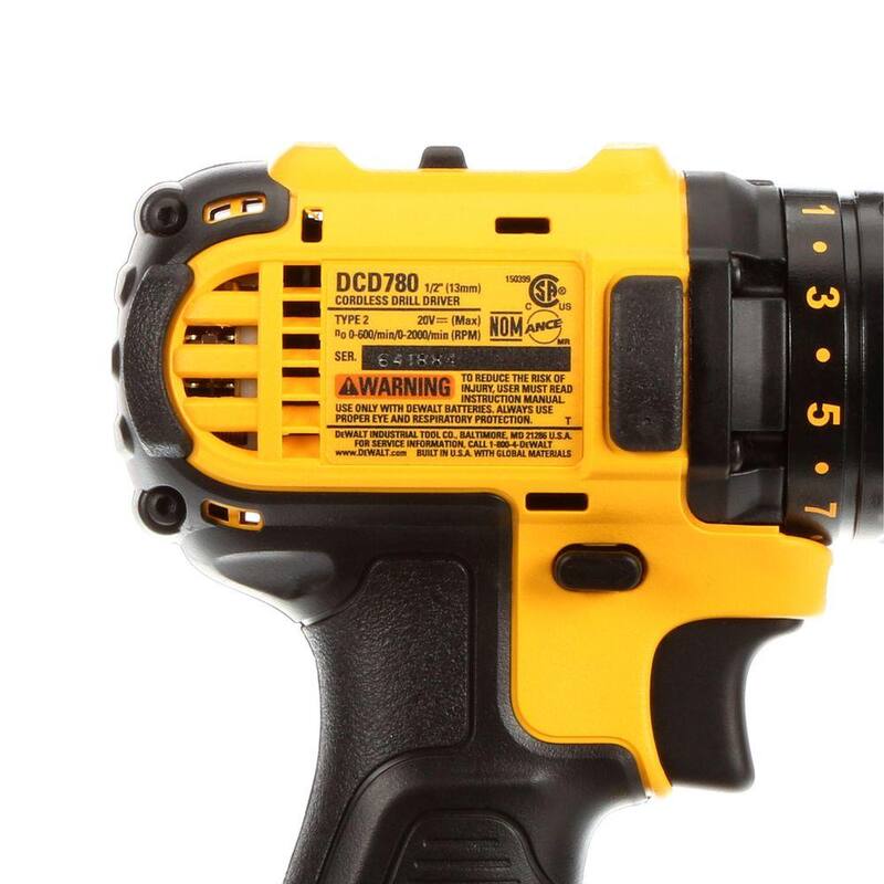 Juego de combos inalámbricos DEWALT 20V MAX de 4 herramientas con (2) baterías de 20V 2.0Ah y cargador - DCK420D2