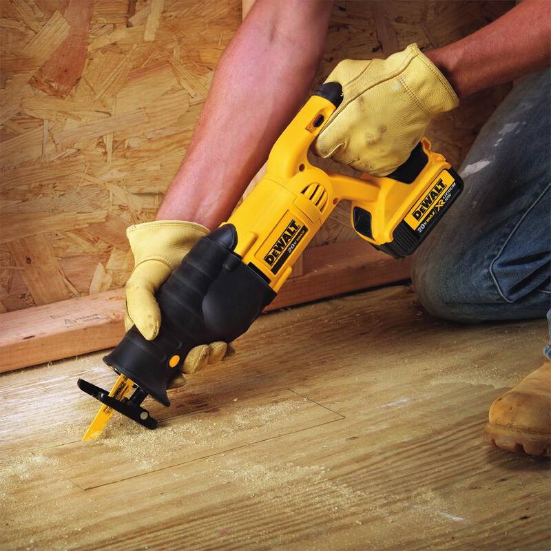 DEWALT 20V MAX XR Kit Combo Inalámbrico de Ion de Litio Sin Escobillas de 2 Herramientas, Sierra Recíproca 20V, (2) Baterías de 20V 4.0Ah, y Cargador - DCK299M2w380