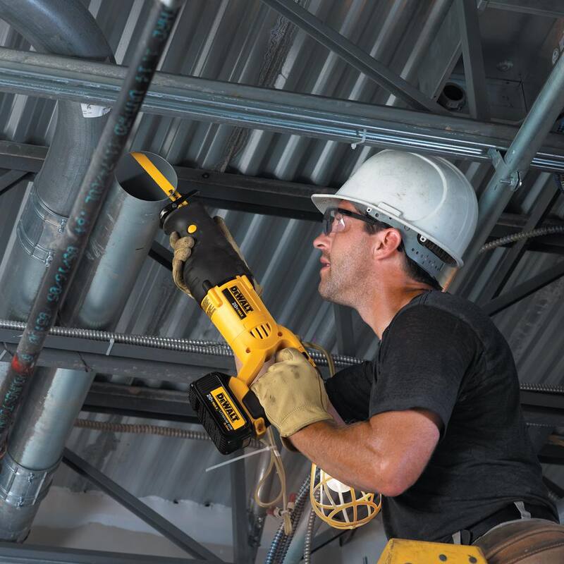 DEWALT 20V MAX XR Kit Combo Inalámbrico de Ion de Litio Sin Escobillas de 2 Herramientas, Sierra Recíproca 20V, (2) Baterías de 20V 4.0Ah, y Cargador - DCK299M2w380