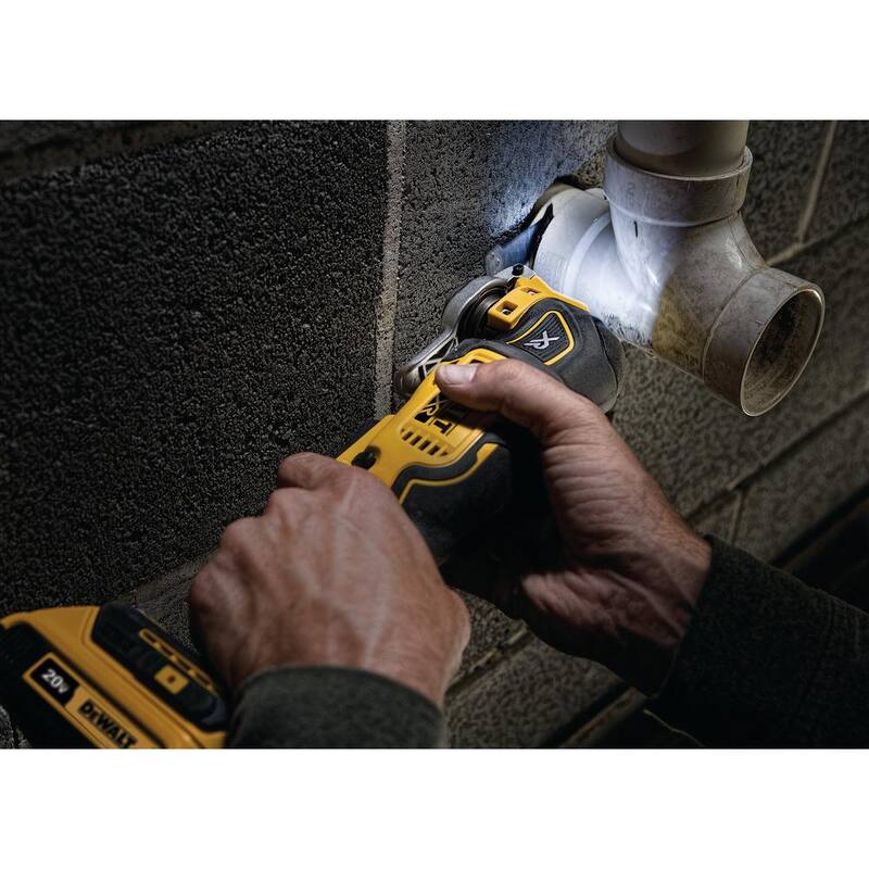 Kit combo inalámbrico sin escobillas DEWALT ATOMIC 20V MAX de 4 herramientas y herramienta multiusos oscilante inalámbrica de 3 velocidades 20V MAX XR sin escobillas - DCK489D2WCS356B