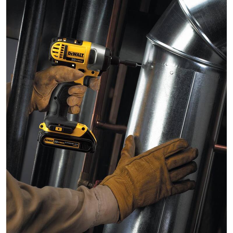 Kit combo inalámbrico de 7 herramientas DEWALT 20V MAX y lijadora inalámbrica de velocidad variable de 1/4 de hoja - DCK720D2W200B