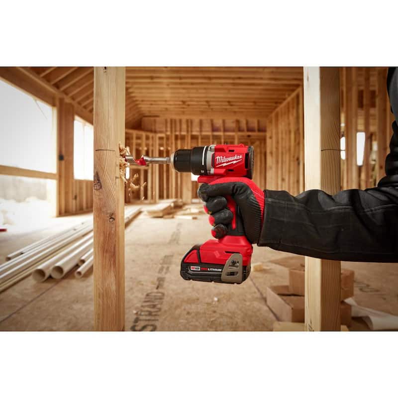 Kit de combo de taladro e impacto compacto inalámbrico Milwaukee M18 18V de iones de litio sin escobillas (2 herramientas) con (2) baterías de 2.0 Ah, cargador y bolsa - 3692-22CT