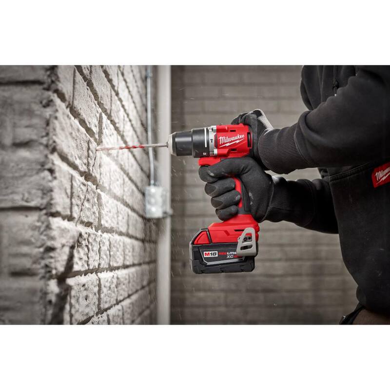 Milwaukee M18 18-Volt Lithium-Ion Juego de herramientas inalámbricas sin escobillas (4 herramientas) con 2 baterías, 1 cargador y bolsa para herramientas - 3693-24CX