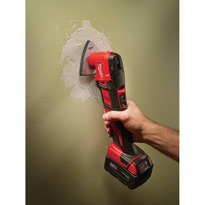 Kit de herramientas inalámbricas Milwaukee M18 18V de ion de litio (4 herramientas) con Herramienta multiusos oscilante M18 y Aspiradora húmeda/seca de 2 galones - 2696-24-2626-20-0880-20.