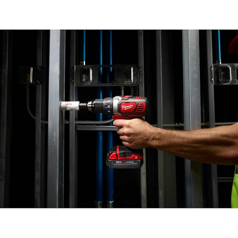 Milwaukee M18 18V Juego Combo de Taladro Inalámbrico/Impacto (2 herramientas) con Sierra de Sable - 2691-22-2621-20