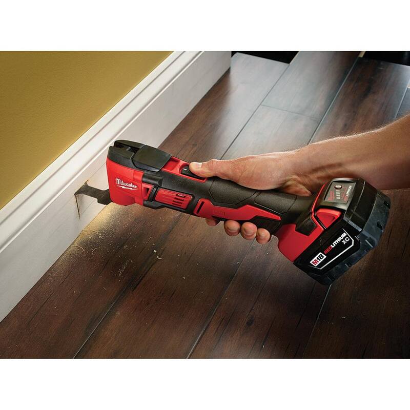 Kit combinado de taladro inalámbrico/destornillador de impacto/sierra reciproca Milwaukee M18 18V de ion de litio (3 herramientas) con lijadora de órbita aleatoria - 2691-22-2626-20-2648-20