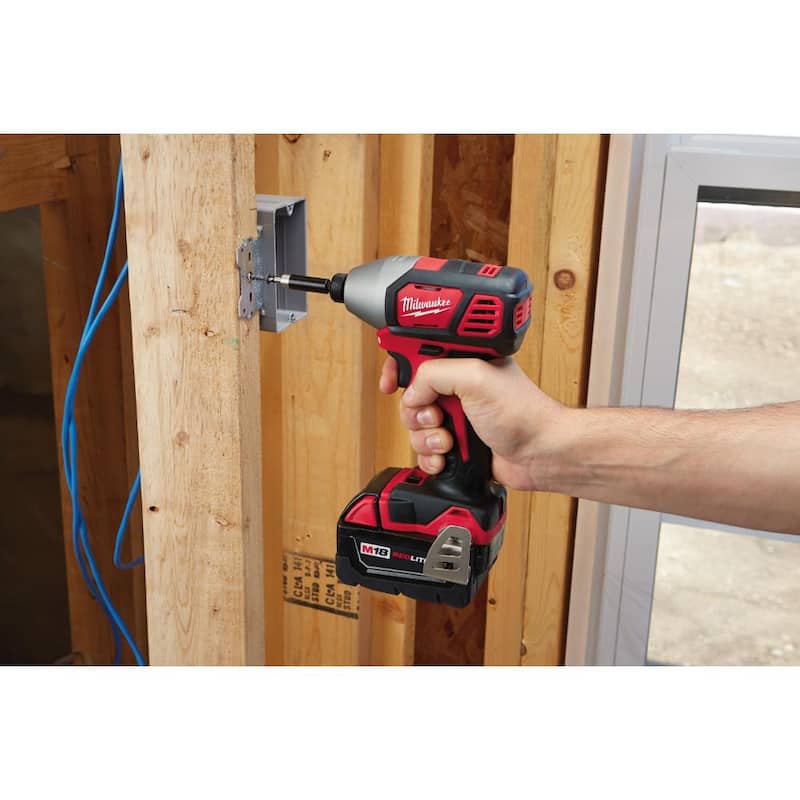Juego de Combo inalámbrico de iones de litio Milwaukee M18 18V (6 herramientas) con batería de 5.0Ah - 2696-26-48-11-1850