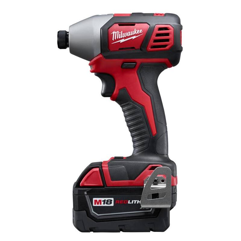 .
Paquete combinado inalámbrico Milwaukee M18 18V de iones de litio (4 herramientas) con sierra circular M18 6-1/2 in. gratis - 2695-24-2630-20