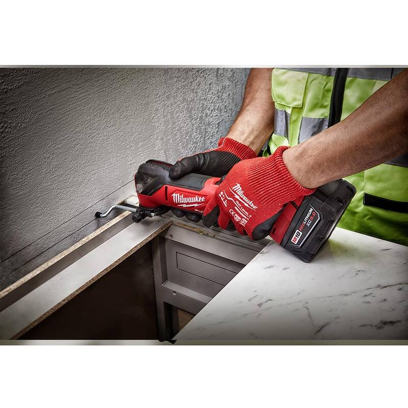 Kit de Herramienta Oscilante Multifunción inalámbrica Milwaukee M18 FUEL 18V de Iones de Litio sin escobillas y Caja de Herramientas PACKOUT - 2836-21-48-22-8422