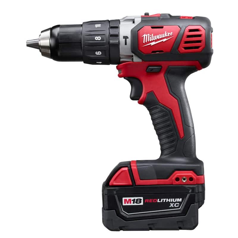 Juego de combinación Milwaukee M18 18V de taladro de martillo/impacto/Sawzall/luz inalámbrico de ion de litio (4 herramientas) con aspiradora compacta M18 - 2696-24-0882-20