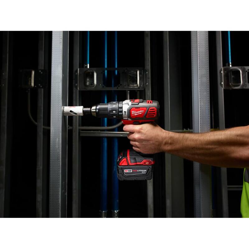 Juego de combo inalámbrico de iones de litio Milwaukee M18 18V (6 herramientas) con sierra circular M18 18V 6 1/2 pulgadas gratis - 2696-26-2630-20