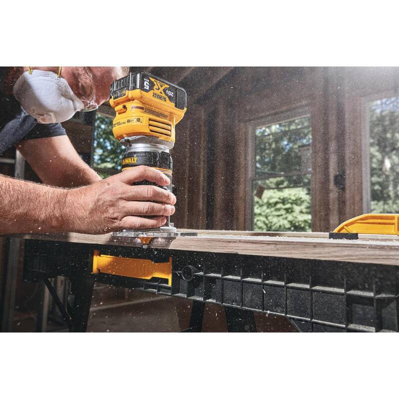 Kit combo inalámbrico DEWALT 20V MAX XR de taladro martillo y percutor ATÓMICO (2 herramientas) y router compacto con (2) baterías de 4Ah - DCK2050M2WCW600