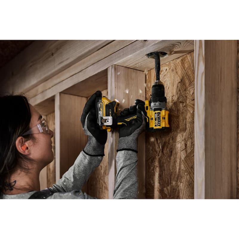 DEWALT Taladro/destornillador inalámbrico 20V MAX XR, Impact Driver ATOMIC de 2 herramientas y kit combo de sierra circular de 6.5 pulgadas con (2) baterías 2Ah - DCK2051D2WS391B