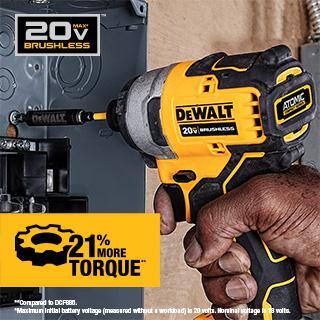 Kit combo inalámbrico de 2 herramientas DEWALT 20V MAX de iones de litio y sierra de calar inalámbrica 20V MAX con (2) baterías POWERSTACK de 1.7Ah y cargador - DCK226E2WCS331B