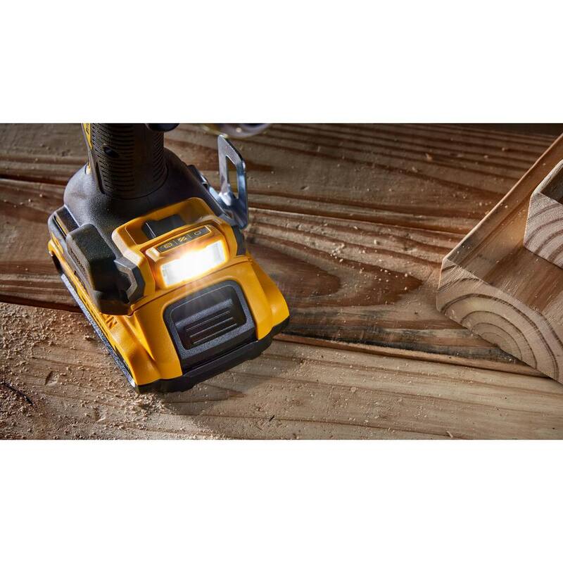 Kit combo inalámbrico de taladro percutor DEWALT 20-Volt MAX XR y atornillador de impacto Atomic de 2 herramientas con impact driver y dos baterías de 4 Ah - DCK2050M2WF860B