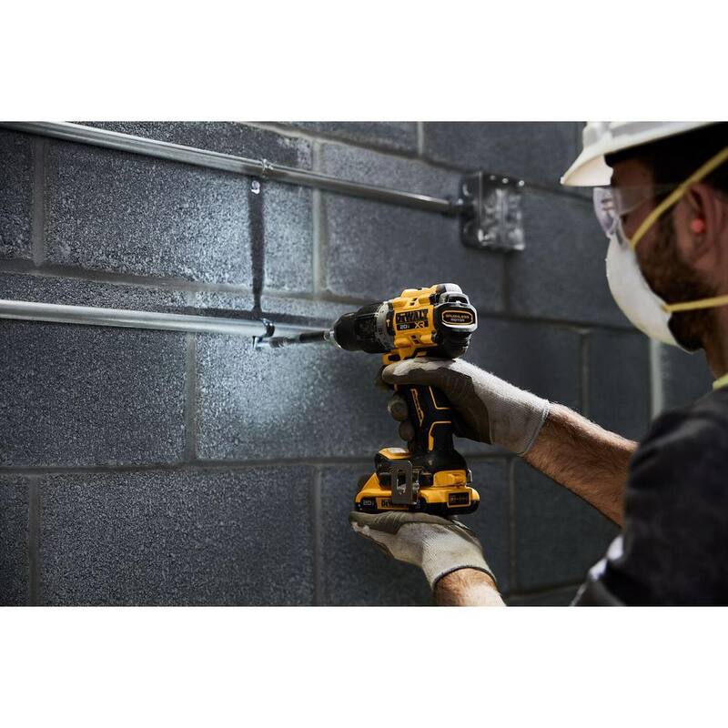 DEWALT 20V MAX XR Martillo Taladro e Impacto Inalámbrico ATOMIC Combo Kit (2 Herramientas) y Sierra de Calado con Agarre de Barril c/(2) Baterías 4Ah - DCK2050M2WCS335