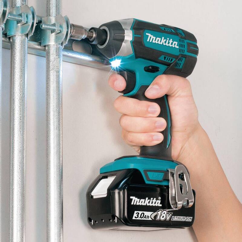 Kit combinado inalámbrico de iones de litio LXT de 18V 3.0Ah de Makita (7 piezas) - XT704
