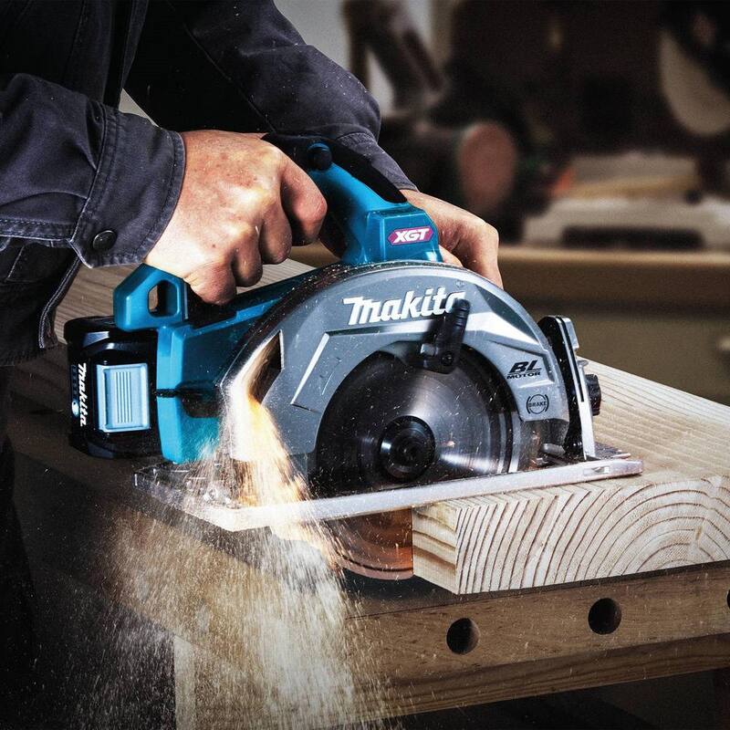 Kit de Combo Inalámbrico sin Escobillas Makita de 40 voltios máx. XGT (Martillo Perforador/ Impacto/ Sierra Sable/ Sierra Circular/ Linterna) 4.0Ah - GT501M