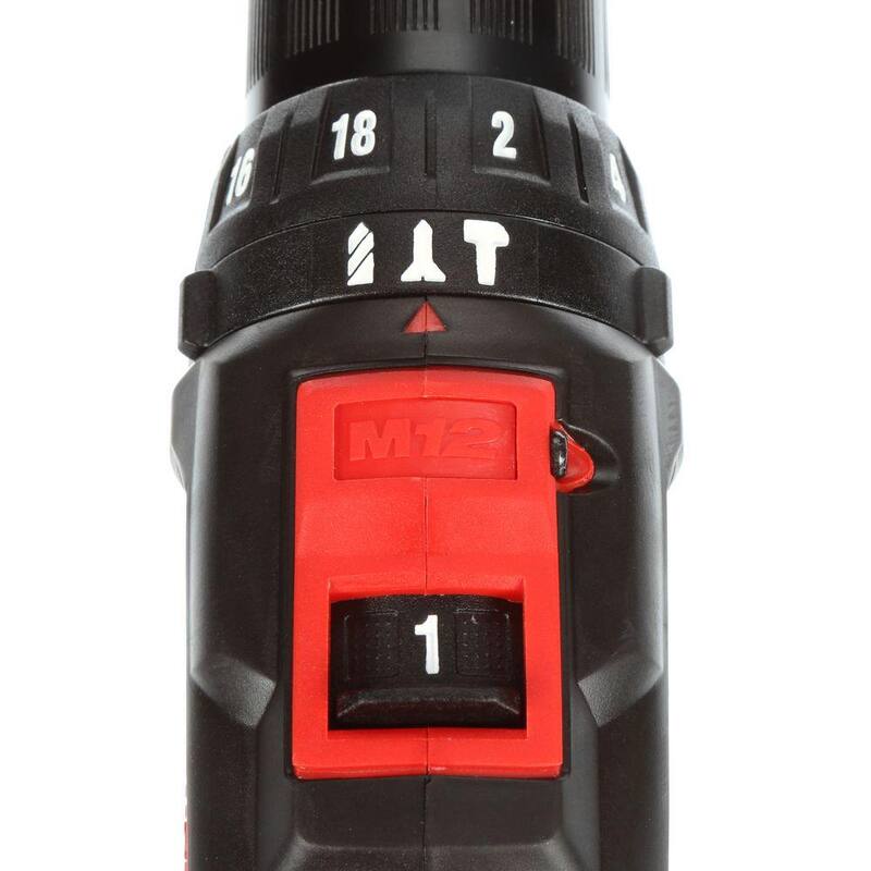 Milwaukee M12 12V Juego de combo inalámbrico de taladro martillo/destornillador de impacto de iones de litio con paquete de batería M12 1.5 Ah (paquete de 2) - 2497-22-48-11-2411