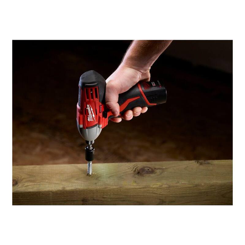 Milwaukee M12 12V Juego de combo inalámbrico de taladro martillo/destornillador de impacto de iones de litio con paquete de batería M12 1.5 Ah (paquete de 2) - 2497-22-48-11-2411
