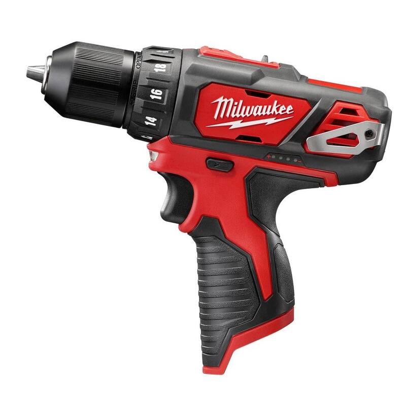 Juego combinado de taladro/inflador inalámbrico Milwaukee M12 12V de iones de litio (2 herramientas) con linterna LED inalámbrica M12 12V - 2494-22-2362-20