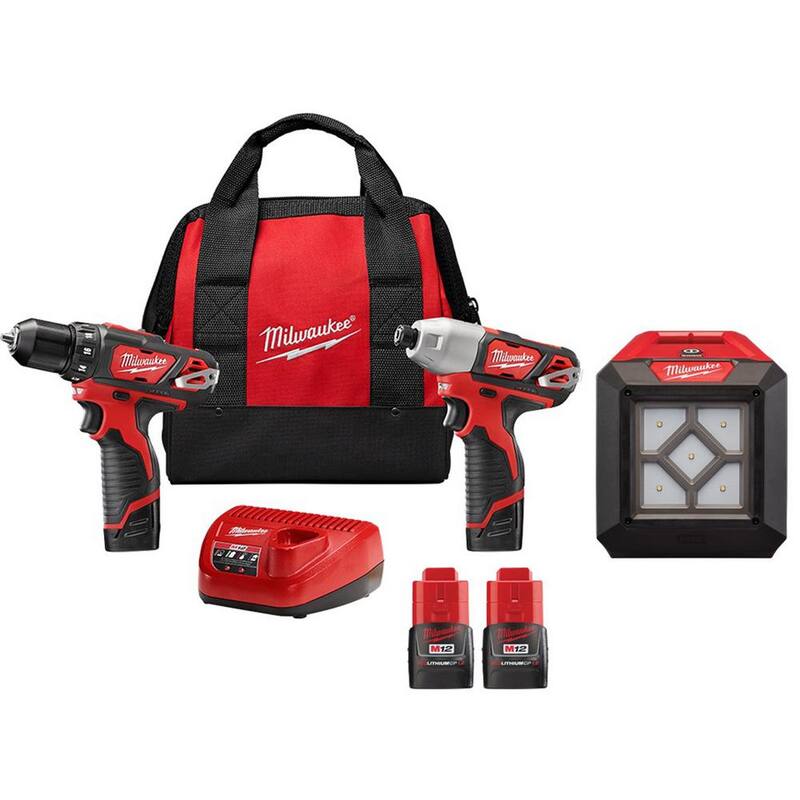 Milwaukee M12 12V Juego de combos inalámbrico de taladro/impacto de iones de litio con luz de inundación y (2) baterías compactas de 1.5 Ah - 2494-22-2364-20-48-11-2411