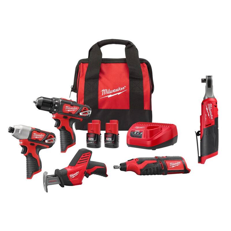 Kit combinado inalámbrico Milwaukee M12 12V Li-Ion de 4 herramientas con (2) baterías compactas de 1.5Ah, cargador y trinquete de alta velocidad M12 FUEL de 3/8 pulgadas - 2497-24H-2567-20