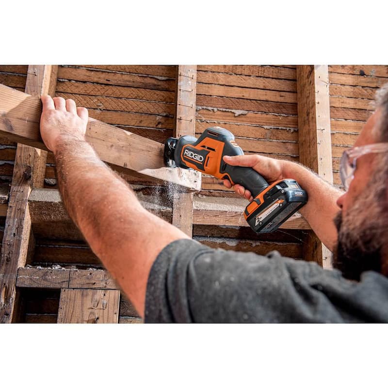 Kit de Combo Inalámbrico de 8 Herramientas RIDGID 18V SubCompact Brushless con (2) baterías de 2.0 Ah, batería de 4.0 Ah, cargador y bolsa - R96262N