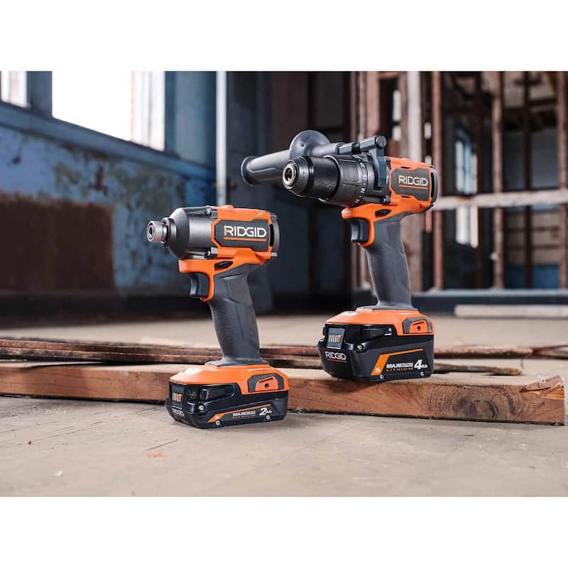 Kit combo inalámbrico sin escobillas RIDGID de 18V con taladro percutor, destornillador de impacto, (2) baterías, cargador y bolsa - R9208