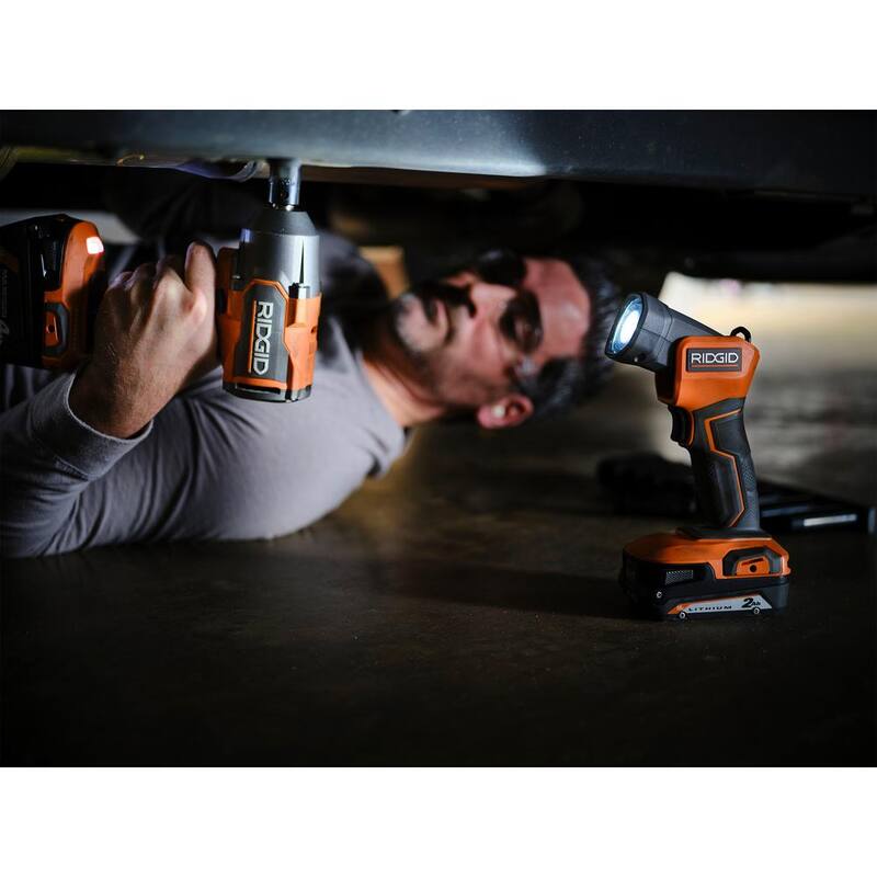Kit combo inalámbrico RIDGID de 18V con 8 herramientas, batería de 2.0 Ah, batería de 4.0 Ah y cargador - R96358