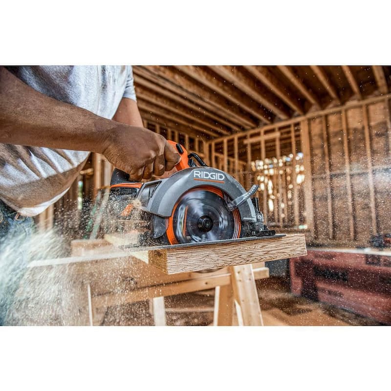 Kit combo inalámbrico sin escobillas RIDGID 18V de 6 herramientas con baterías de salida máxima de 4.0 Ah y 2.0 Ah y cargador - R96263