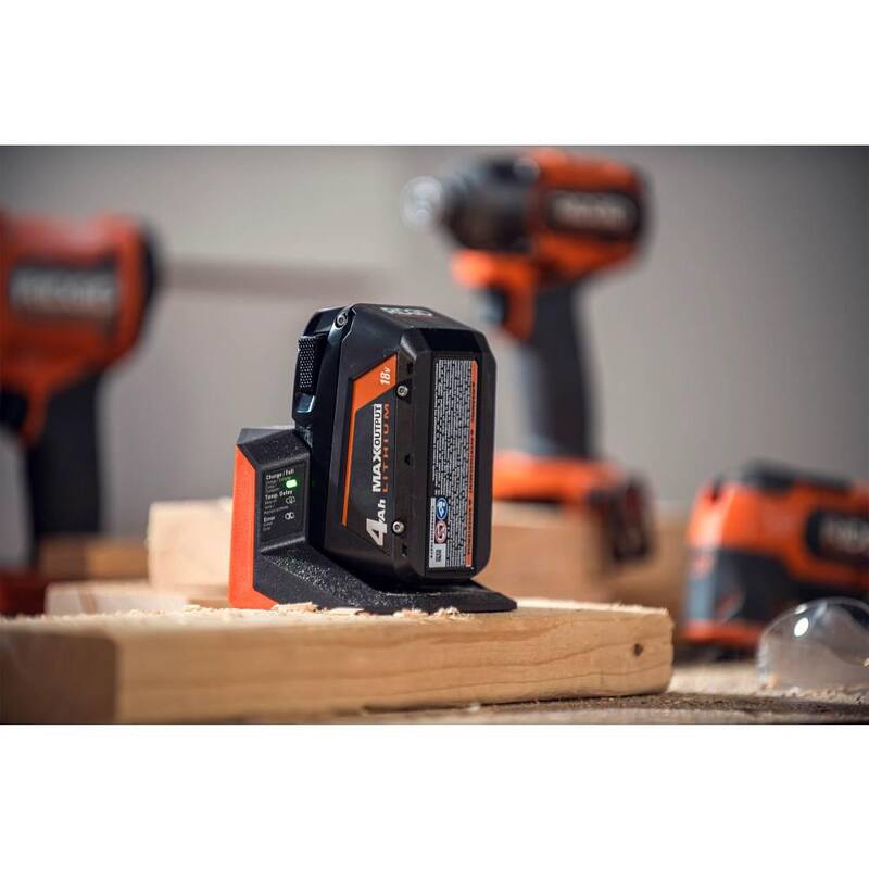 Kit combinado inalámbrico sin escobillas RIDGID de 18V con 4 herramientas, 1 batería de 4.0 Ah, 1 batería de 2.0 Ah y cargador - R9259SB