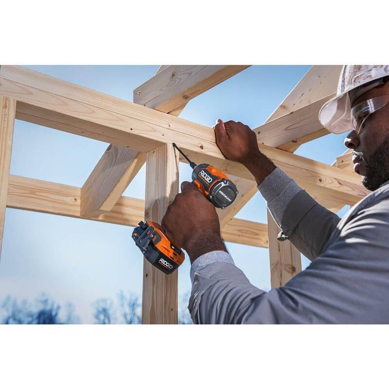 Kit combinado inalámbrico sin escobillas RIDGID de 18V con 4 herramientas, 1 batería de 4.0 Ah, 1 batería de 2.0 Ah y cargador - R9259SB