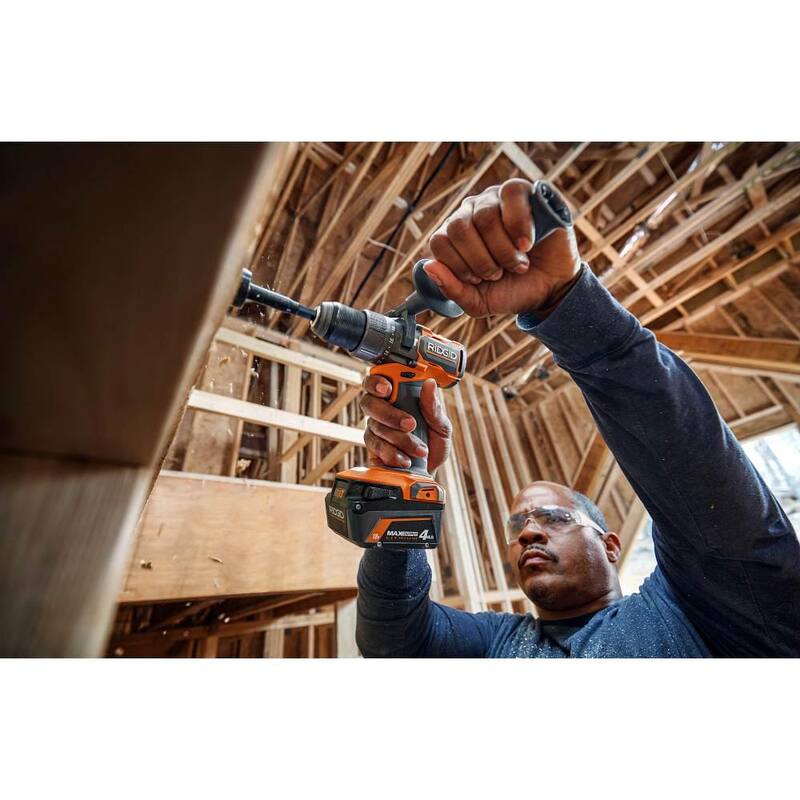 Juego de herramientas combinadas inalámbricas brushless de 18V RIDGID con 8 herramientas, con (2) baterías de salida máxima de 2.0 Ah y (1) de 4.0 Ah, y cargador - R96264N
