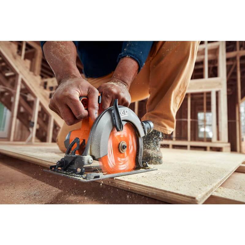 Juego de combinación de 4 herramientas inalámbricas de 18V RIDGID con batería de 4.0 Ah, batería de 2.0 Ah, cargador, bolsa y cargador simultáneo de doble puerto de 18V - R96256-AC86095