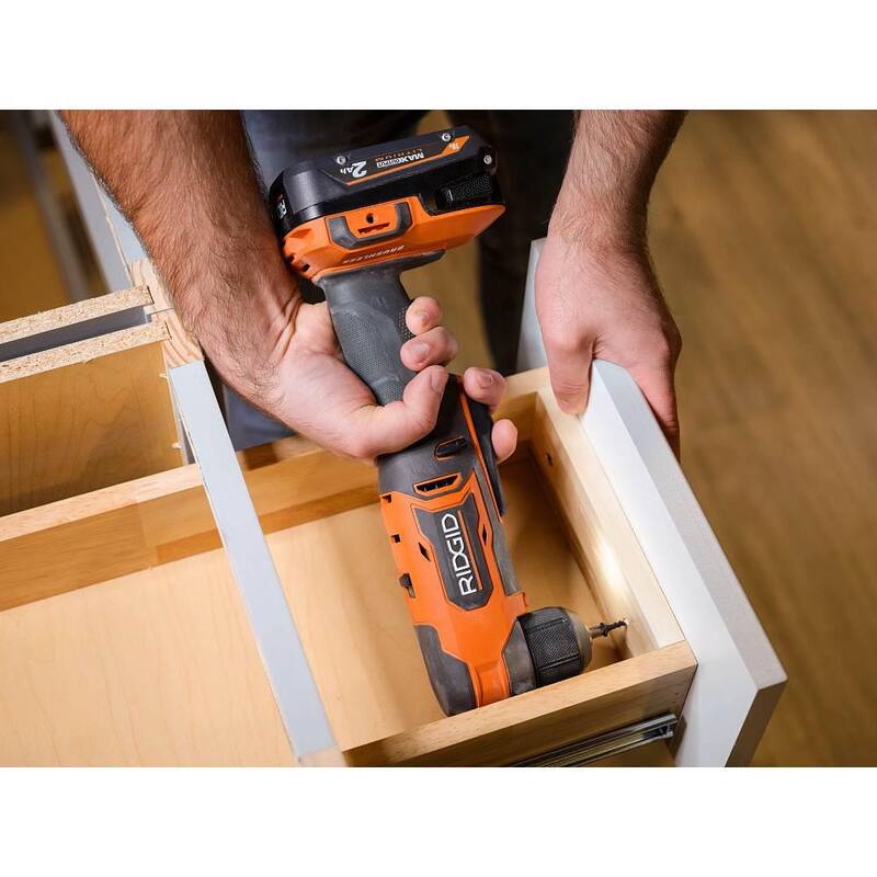 Juego de herramientas inalámbrico brushless RIDGID 18V SubCompact de 6 piezas con batería de 2.0 Ah, batería de 4.0 Ah, cargador y bolsa - R96261