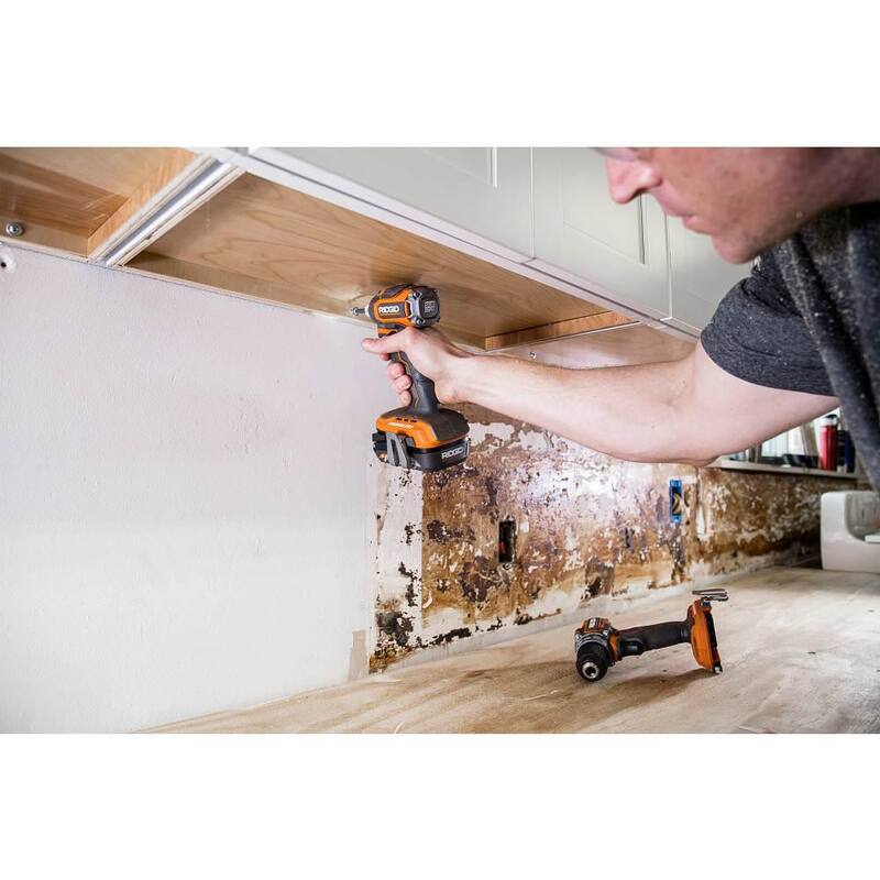 Juego de herramientas inalámbrico brushless RIDGID 18V SubCompact de 6 piezas con batería de 2.0 Ah, batería de 4.0 Ah, cargador y bolsa - R96261