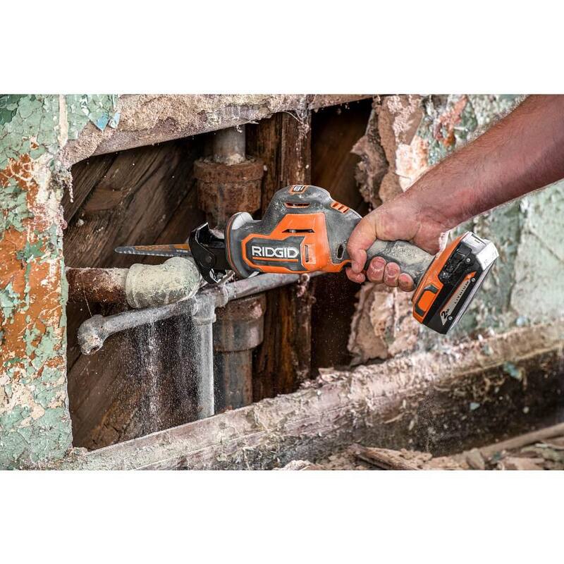 Kit combo de 2 herramientas inalámbricas sin escobillas de 18V de RIDGID con taladro martillo, impacto, sierra recíproca, baterías, cargador y bolsa - R9208-R8648B