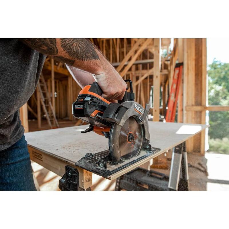 Juego combinado de herramientas inalámbricas para carpintería RIDGID de 18V con 3 herramientas, (2) baterías de 2.0 Ah y cargador - R92162SB4N