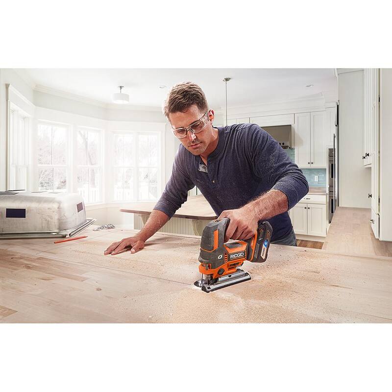 Juego combinado de herramientas inalámbricas para carpintería RIDGID de 18V con 3 herramientas, (2) baterías de 2.0 Ah y cargador - R92162SB4N