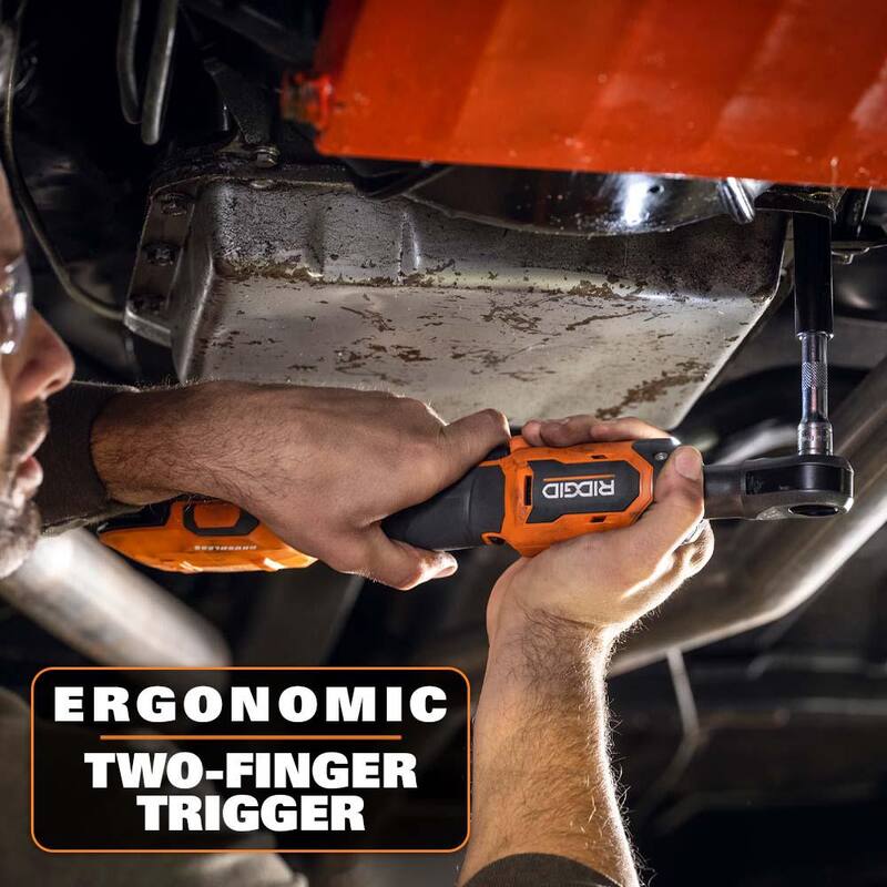 Juego de Combo de 2 Herramientas Inalámbricas RIDGID 18V Brushless con Llave de Impacto de 1/2 pulgadas, Trinquete de 3/8 pulgadas, Batería de Salida Máxima de 4.0 Ah y Cargador - R86012K-R866011B