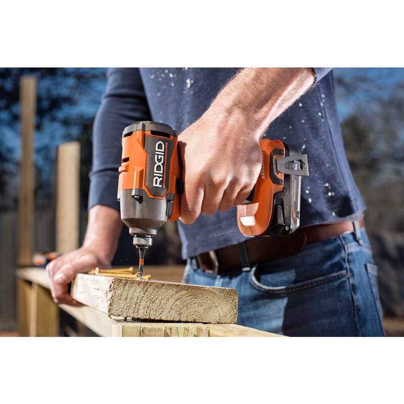 Juego de herramientas inalámbricas sin escobillas RIDGID de 18V con combinación de 2 herramientas con controlador de impacto de 1/4 de pulgada y taladro/controlador de martillo de 1/2 pulgadas (solo herramientas) - R862301B-R86115B