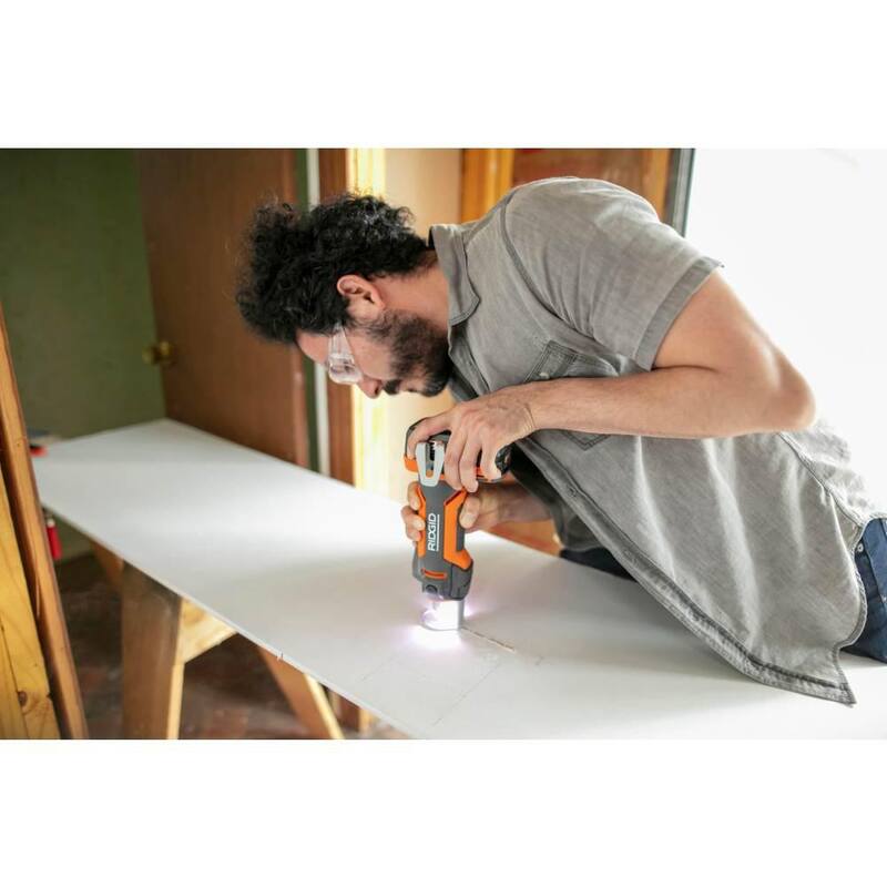 Juego de combos inalámbricos de 2 herramientas RIDGID 18V con Lijadora Orbital Aleatoria de 5 pulgadas y Herramienta de Recorte de Tablaroca (Sólo Herramientas) - R8606B-R84730B