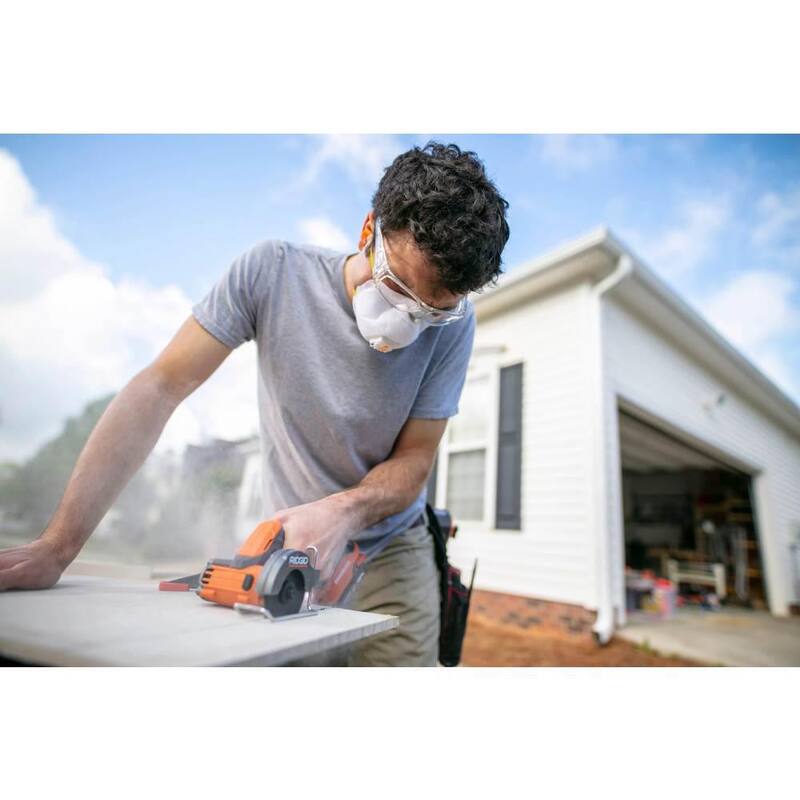 Juego de herramientas inalámbricas RIDGID de 18V de 3 piezas con sierra multi-material SubCompact sin escobillas, pistola de calafateo y soplador compacto para sitios de trabajo (solo herramientas) - R87547B-R84044B-R86043B