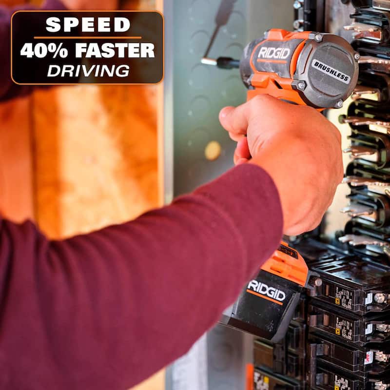 Kit de combo de 2 herramientas RIDGID 18V Brushless con baterías de salida máxima de 6.0 Ah y 4.0 Ah, cargador, estuche rígido y sierra reciprocante - R92082-R8647B