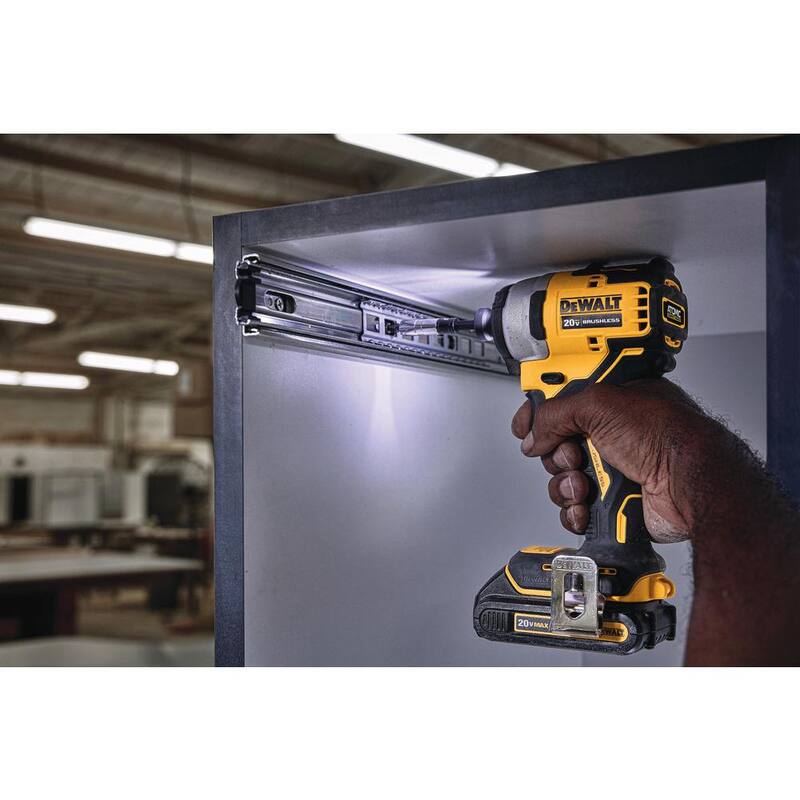 DEWALT ATOMIC 20V MAX Taladro de Impacto Inalámbrico Compacto sin Escobillas de 1/4 de pulgada, (2) Baterías de 20V 1.3Ah y (2) Baterías de 20V 2.0Ah - DCF809C2W203-2.