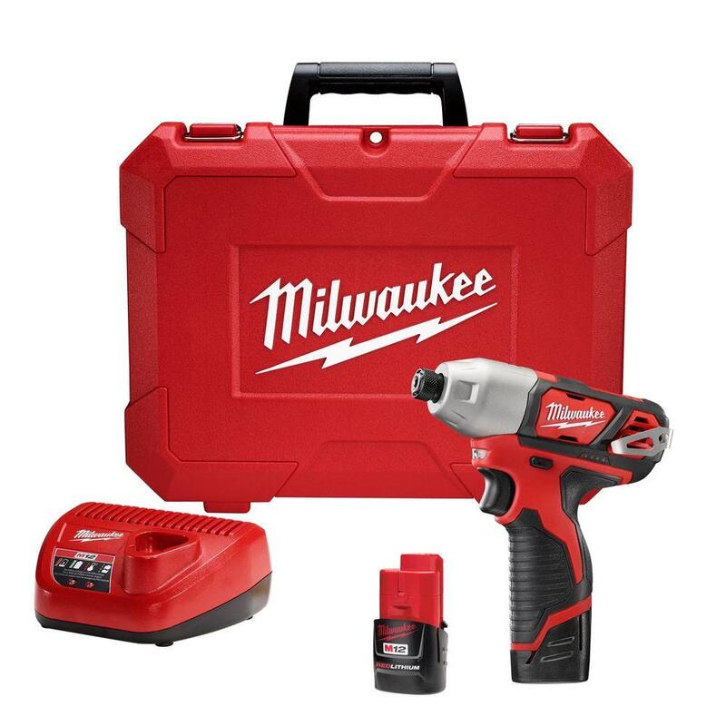 Milwaukee M12 12V Juego de destornillador de impacto inalámbrico de 1/4 de pulgada de iones de litio con (2) baterías de 1.5Ah, cargador y estuche - 2462-22